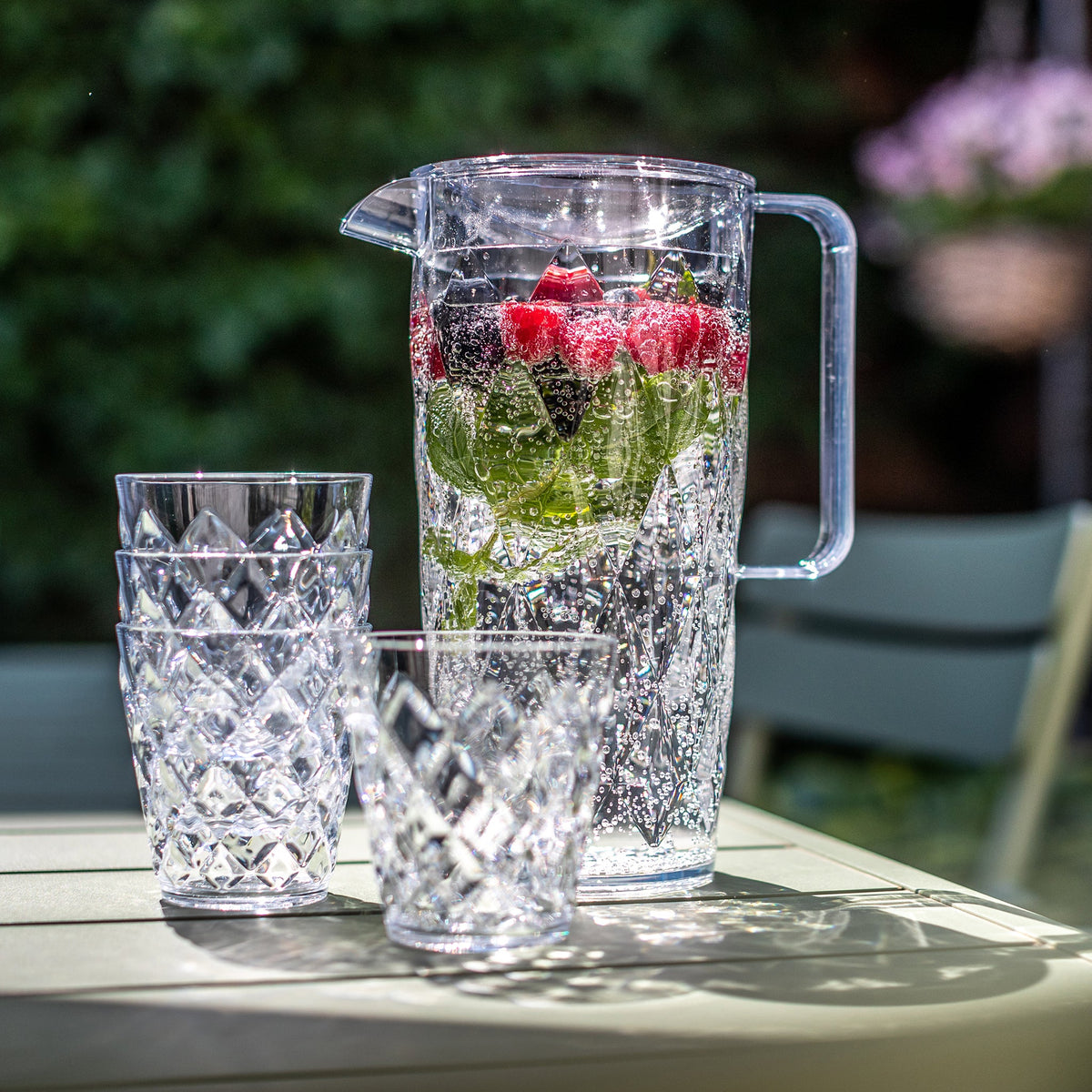 koziol jug with 4 cup  CRYSTAL